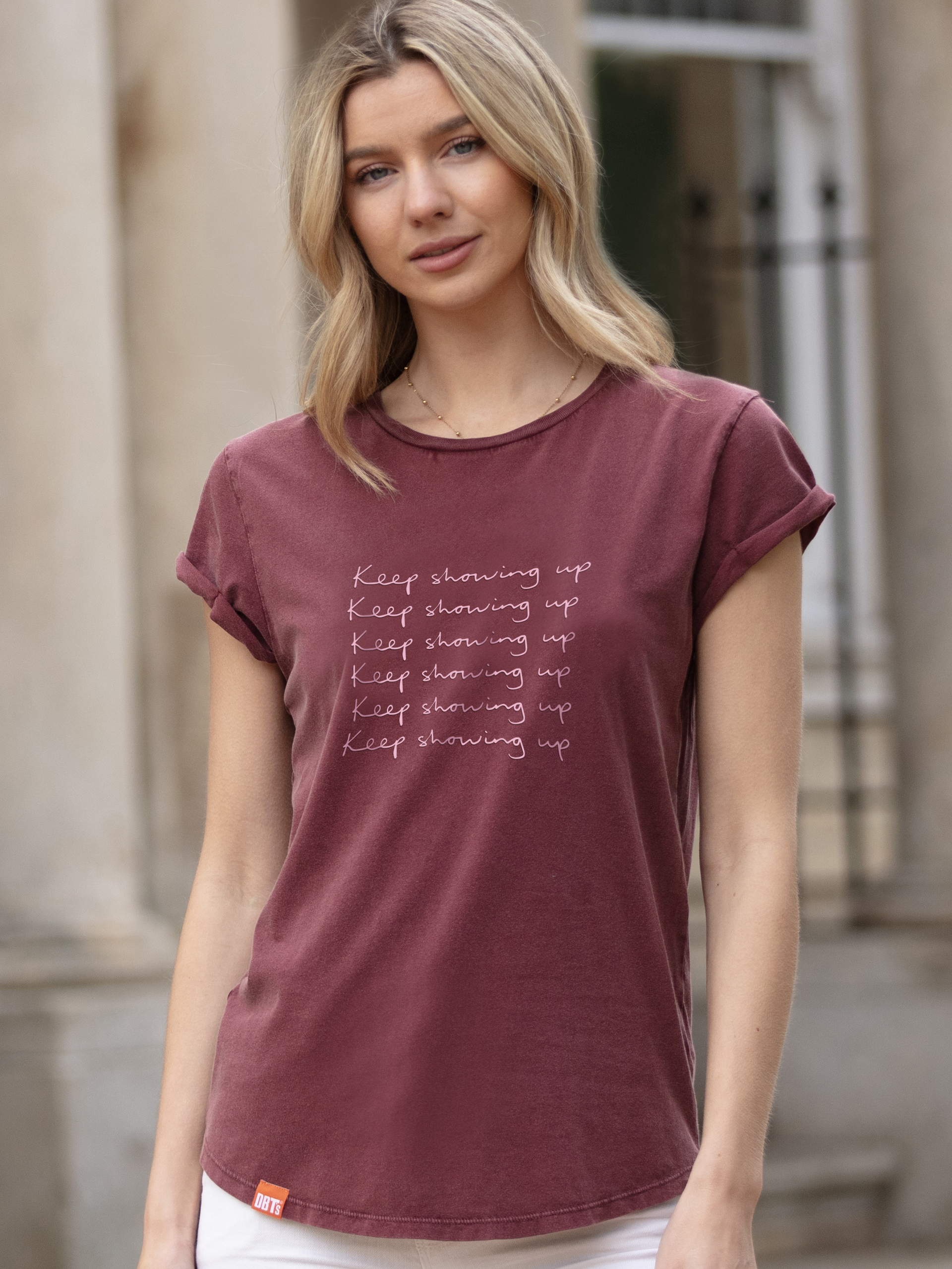 Keep Showing Up – Women's T-shirt